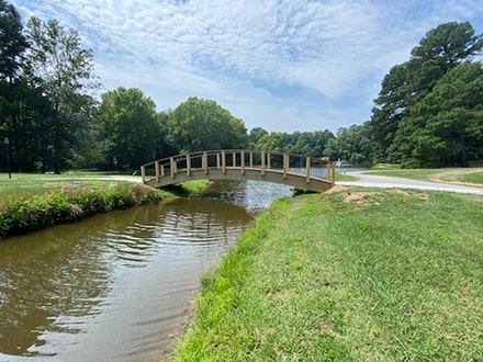 Photo of arch bridge.